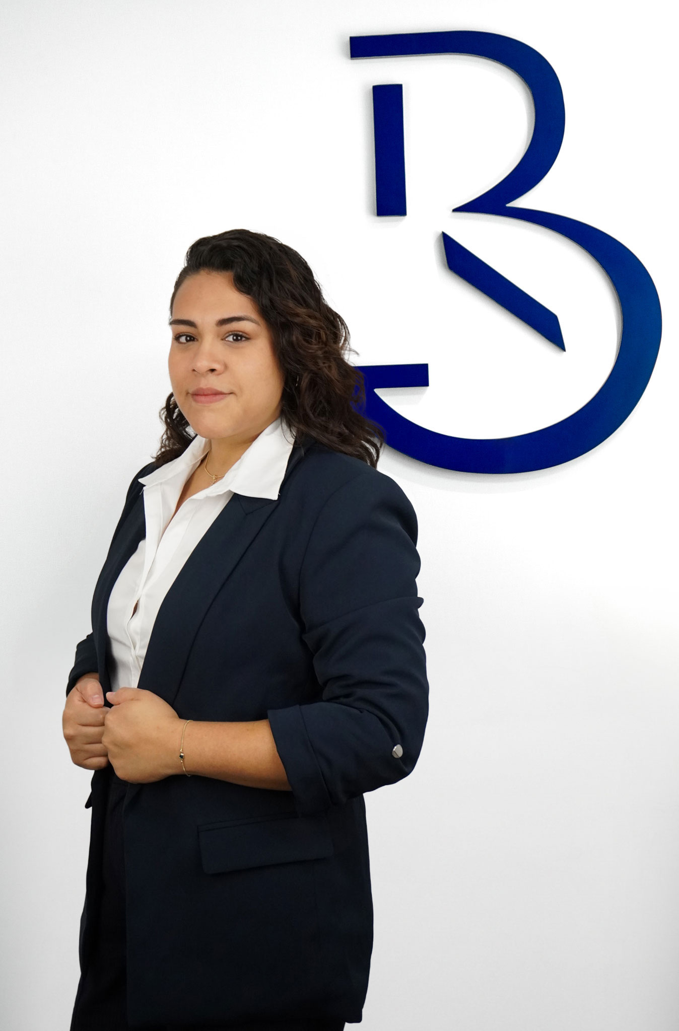 "Abogado laboral asesorando empresa en Lima"